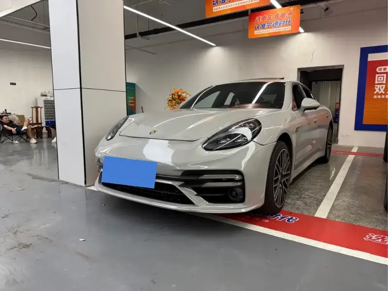 Porsche Panamera, 2012
