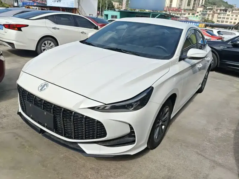 MG MG5, 2025
