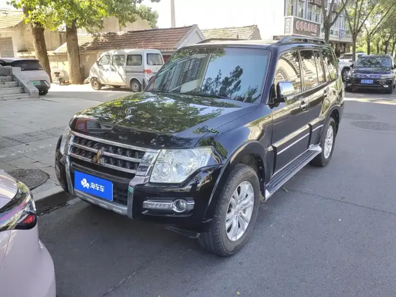 Mitsubishi Pajero (Import), 2020