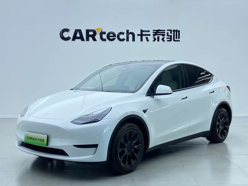 Tesla Model Y, 2024