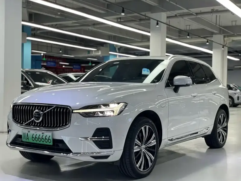 Volvo XC60 PHEV, 2021