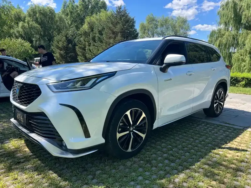 Toyota Crown Kluger, 2022