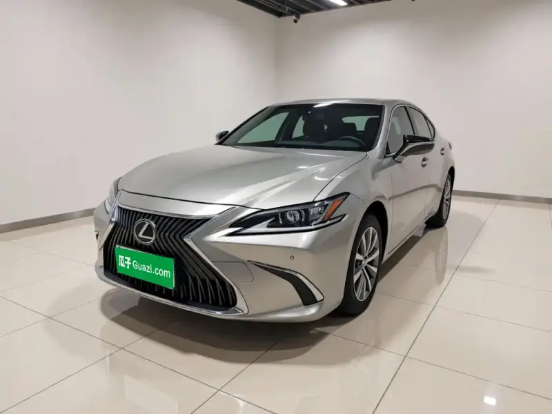 Lexus ES, 2020