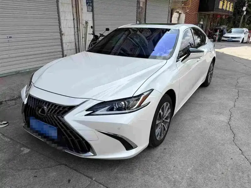 Lexus ES, 2024
