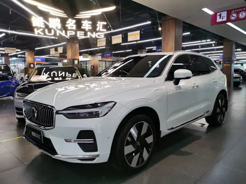 Volvo XC60 PHEV, 2024