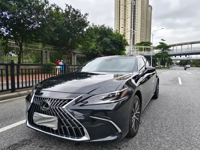 Lexus ES, 2024