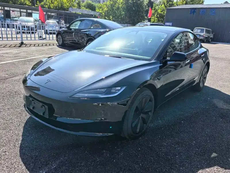 Tesla Model 3, 2026