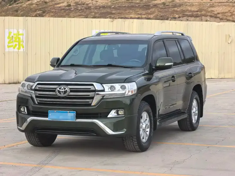 Toyota Land Cruiser 2013 версия версия для Ближнего Востока, 2014 — фото 1