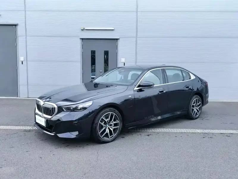 BMW i5, 2025