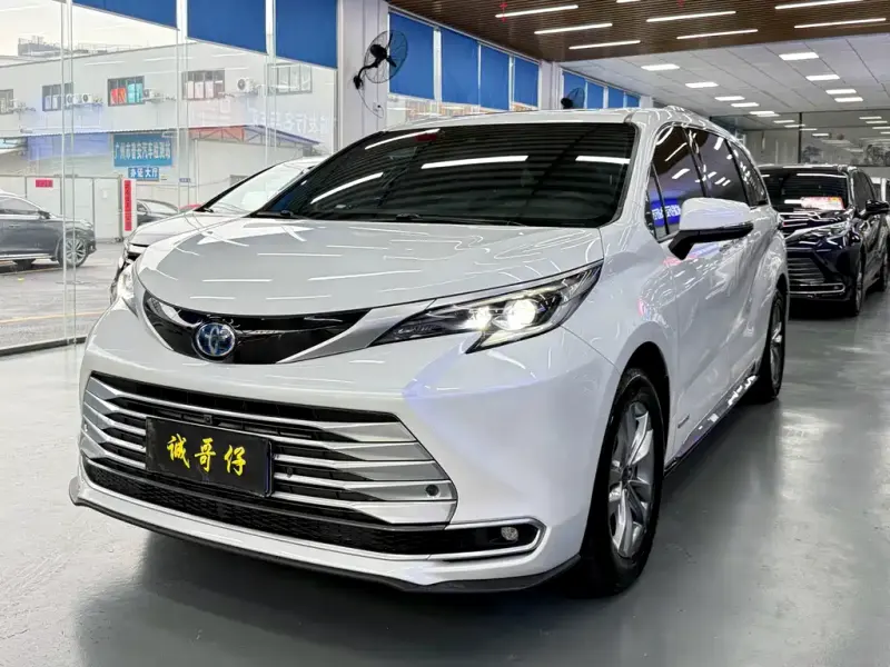 Toyota Sienna, 2023