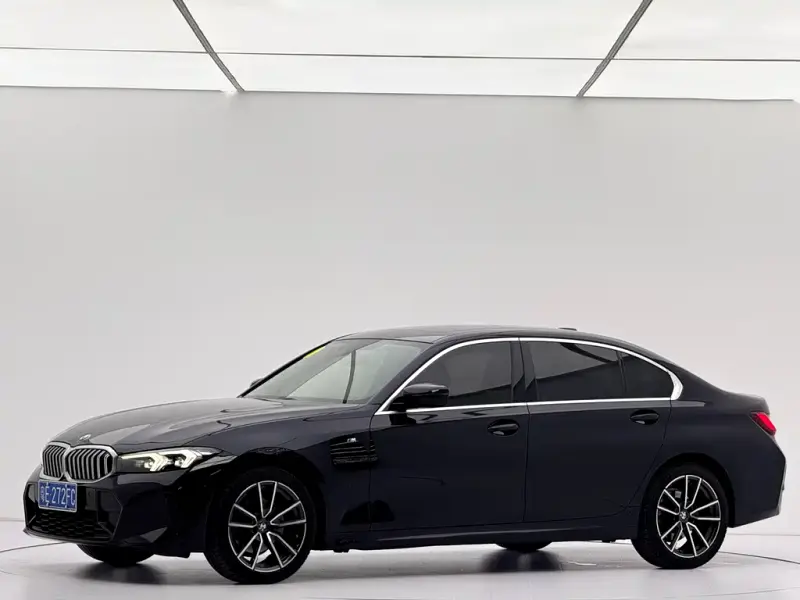 BMW 3 Series, 2023