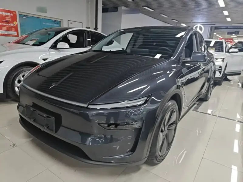 Tesla Model Y, 2025