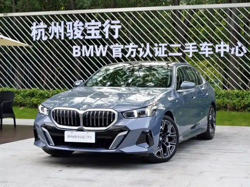 BMW 5 Series, 2025