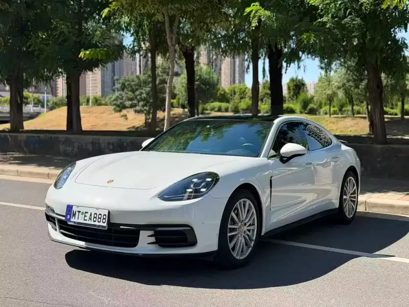 Porsche Panamera, 2018