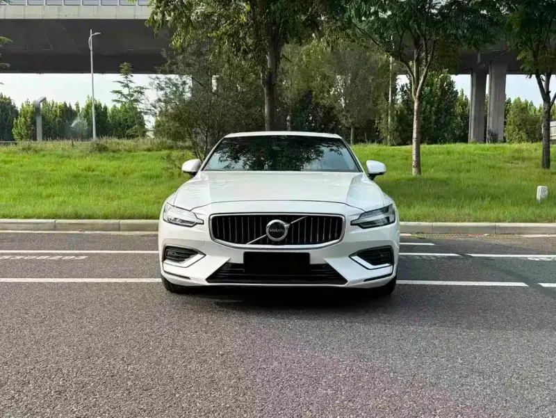 Volvo S60, 2025