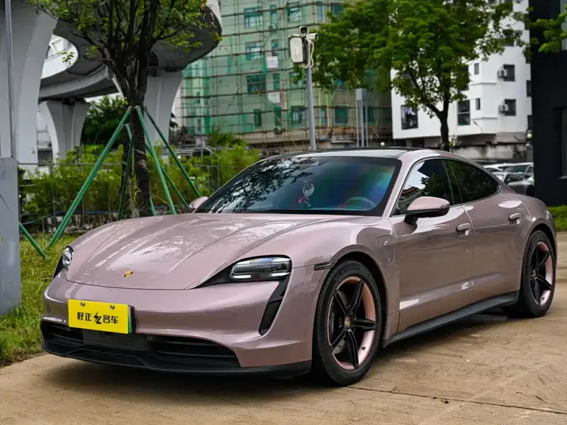 Porsche Taycan, 2022