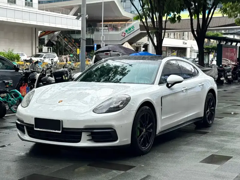 Porsche Panamera, 2018