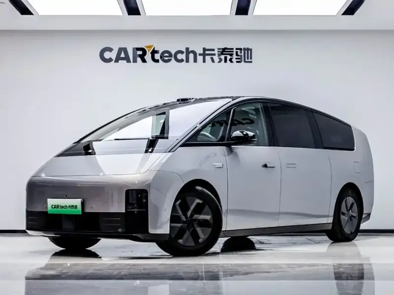 Li Auto Li MEGA Li Auto MEGA 2025 Ultra Smart Refresh Edition, 2025 — фото 1