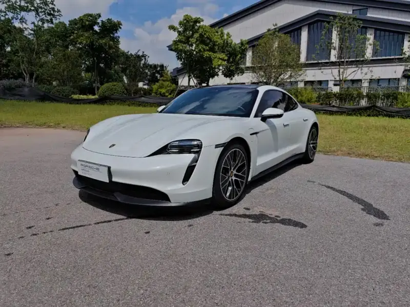 Porsche Taycan, 2023