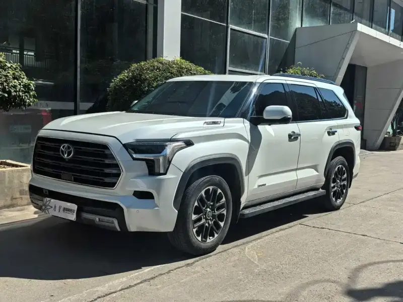 Toyota Sequoia, 2023