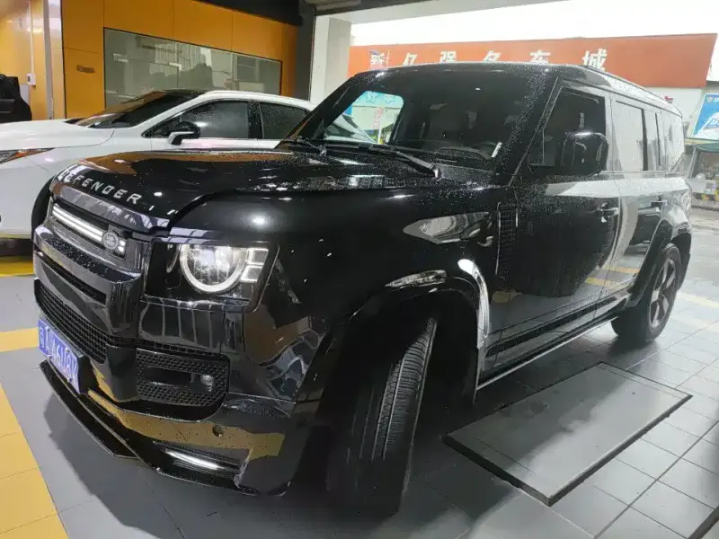 Land Rover Defender, 2025