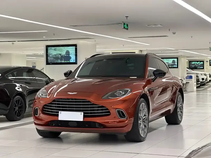 Aston Martin DBX, 2021