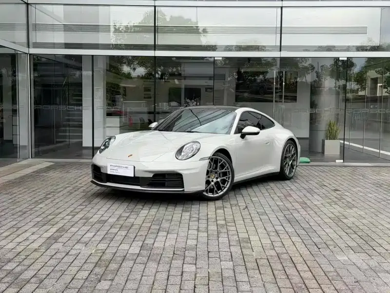 Porsche 911, 2025