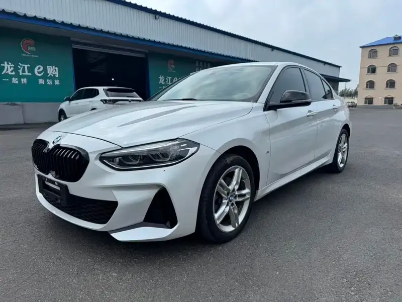 BMW 1 Series, 2022
