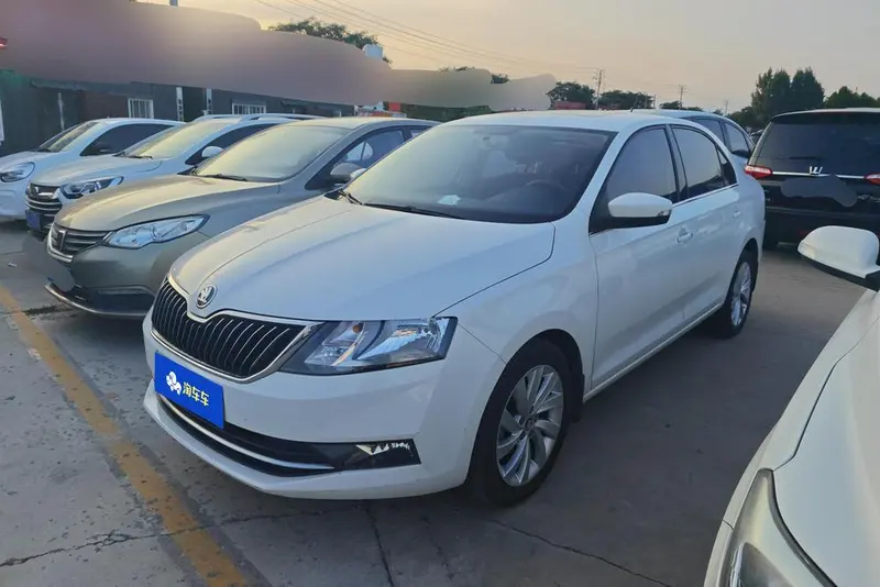 Skoda Rapid 1.6L Auto Comfort Edition, 2018 — фото 1