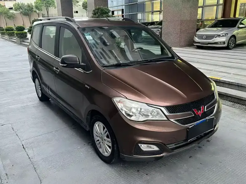 Wuling Hongguang, 2015