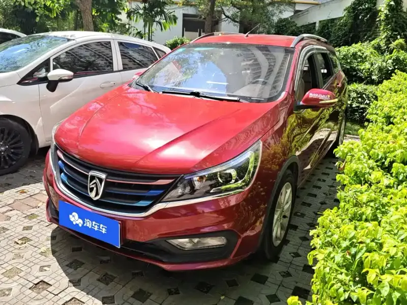 Baojun 310W, 2017
