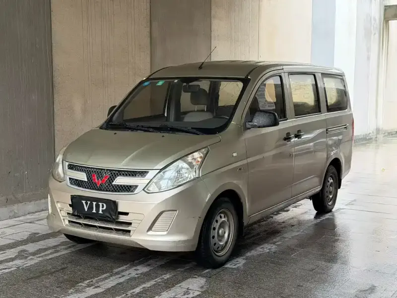 Wuling Rongguang V, 2017