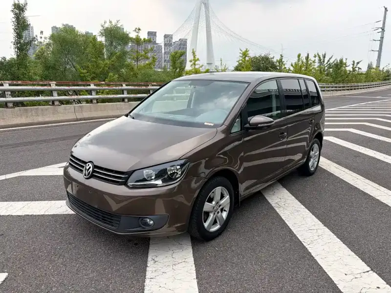 Volkswagen Touran, 2013