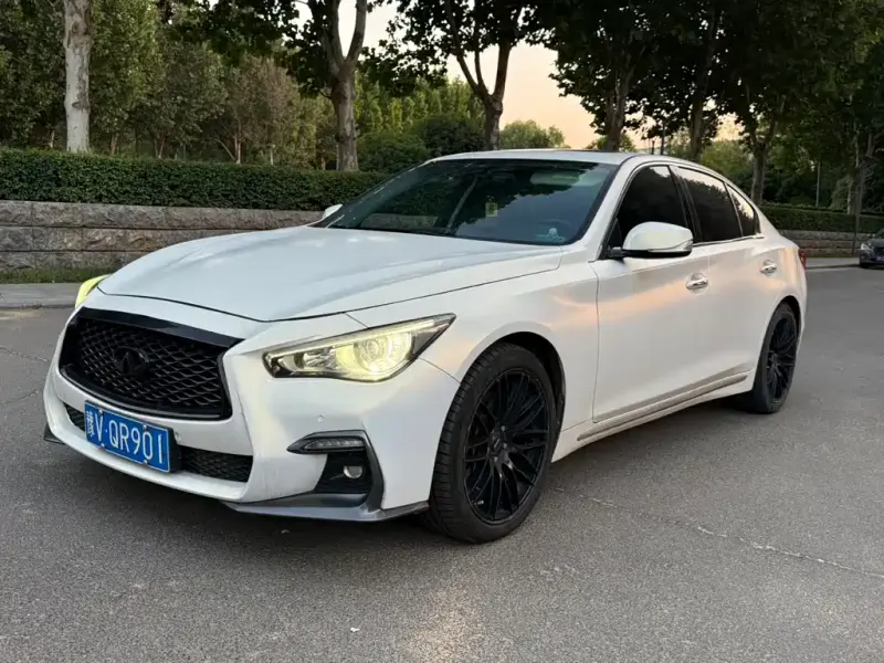 Infiniti Q50L, 2015