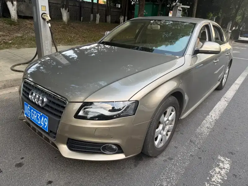 Audi A4L, 2012