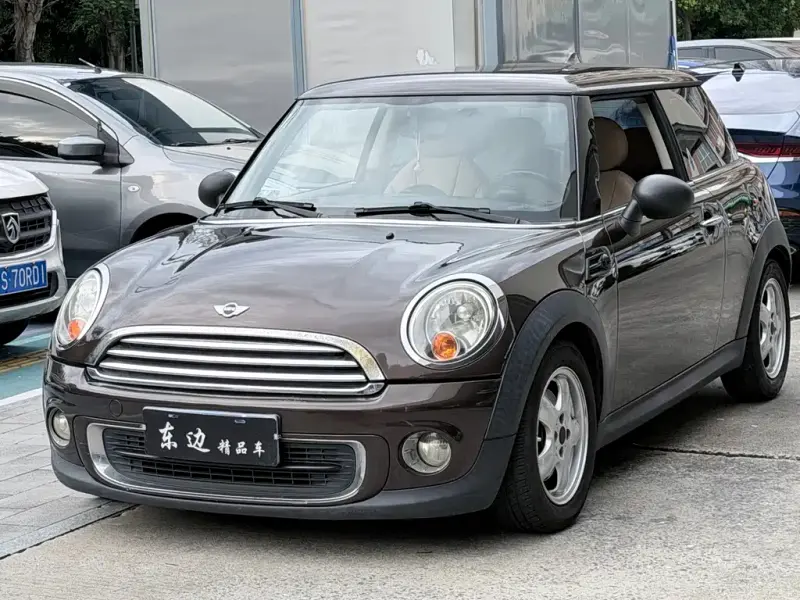 MINI Mini, 2011