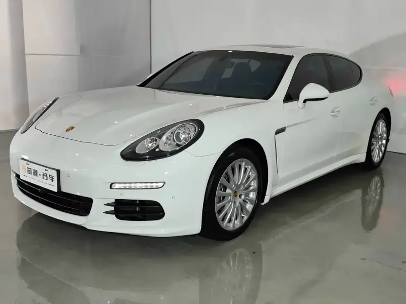 Porsche Panamera, 2015