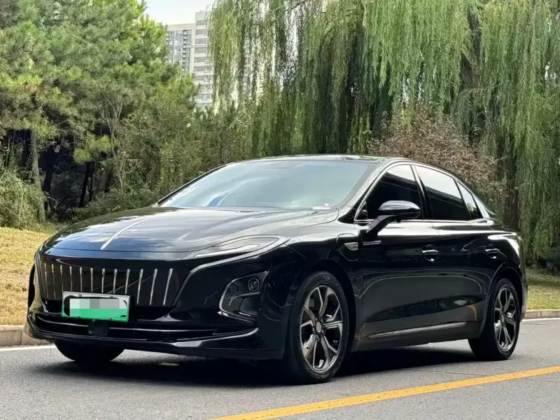 Hongqi E-QM5, 2023