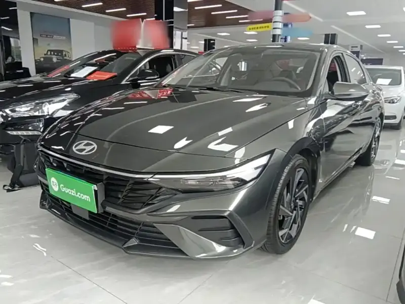 Hyundai Elantra, 2025
