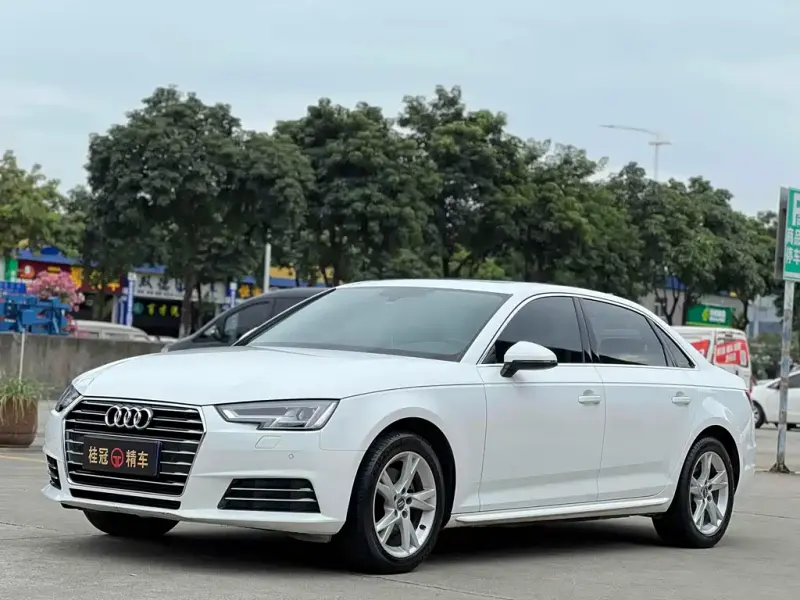 Audi A4L, 2017