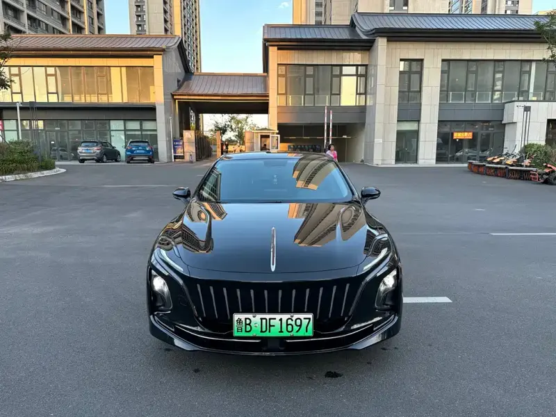 Hongqi E-QM5, 2024