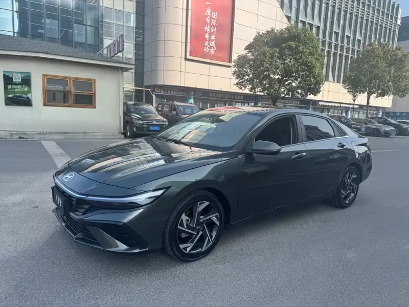 Hyundai Elantra, 2024