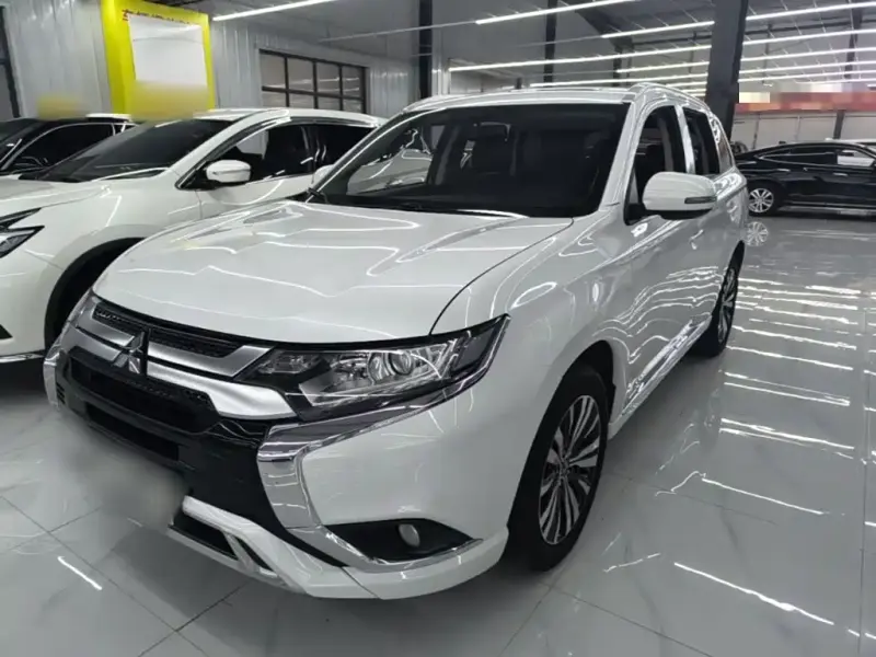 Mitsubishi Outlander, 2021