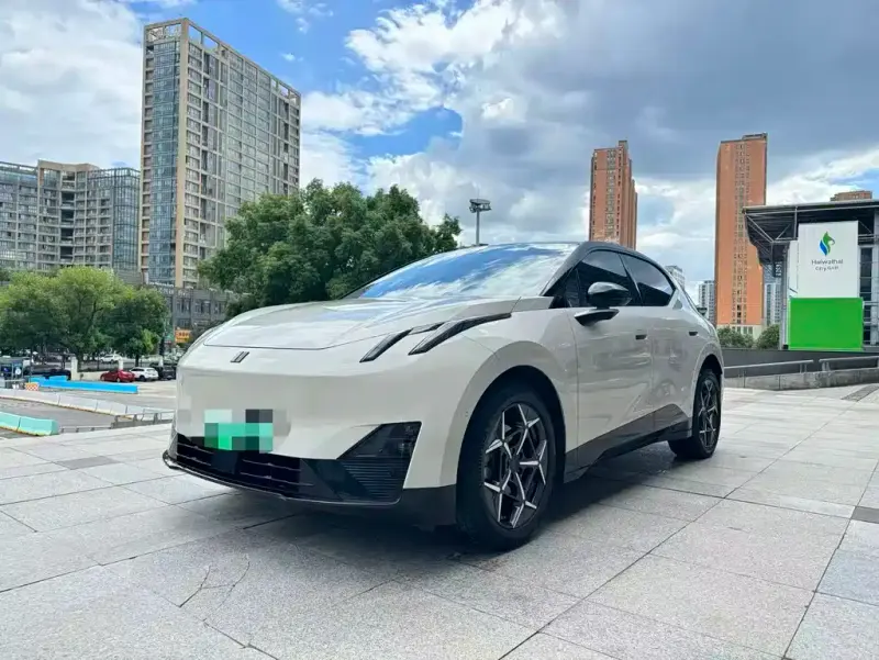 Lynk & Co Z20, 2025