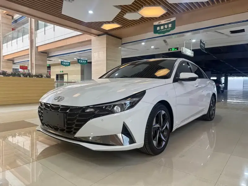 Hyundai Elantra, 2023