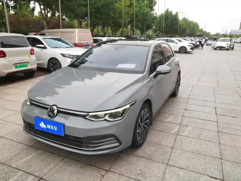 Volkswagen Golf, 2022
