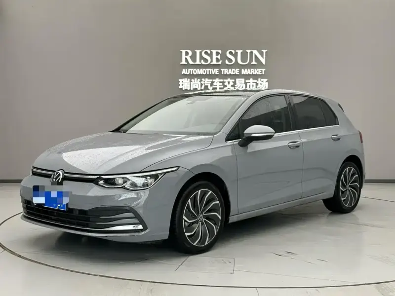 Volkswagen Golf, 2023