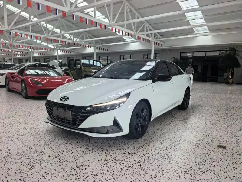 Hyundai Elantra, 2023