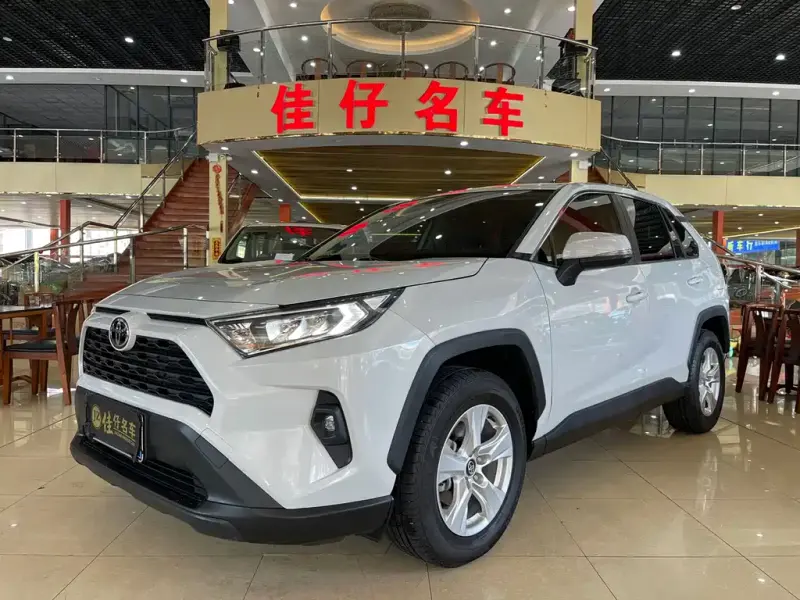 Toyota RAV4, 2023