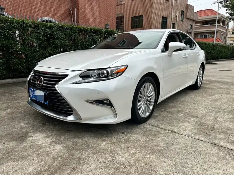 Lexus ES, 2017